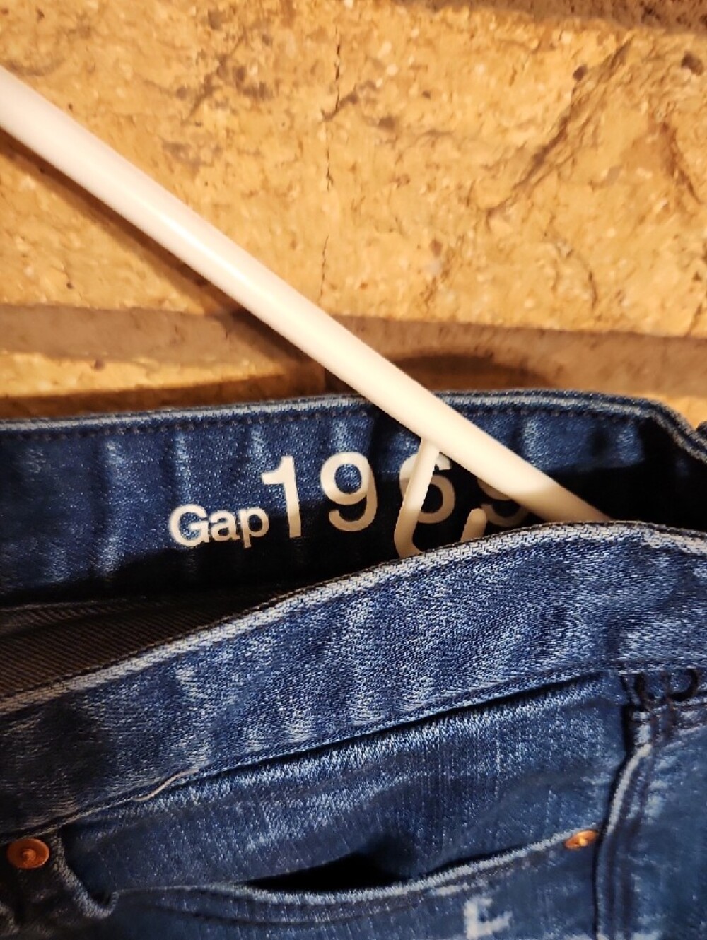 GAP Women's Blue Faded Straight Leg Jeans - Picture 3 of 4